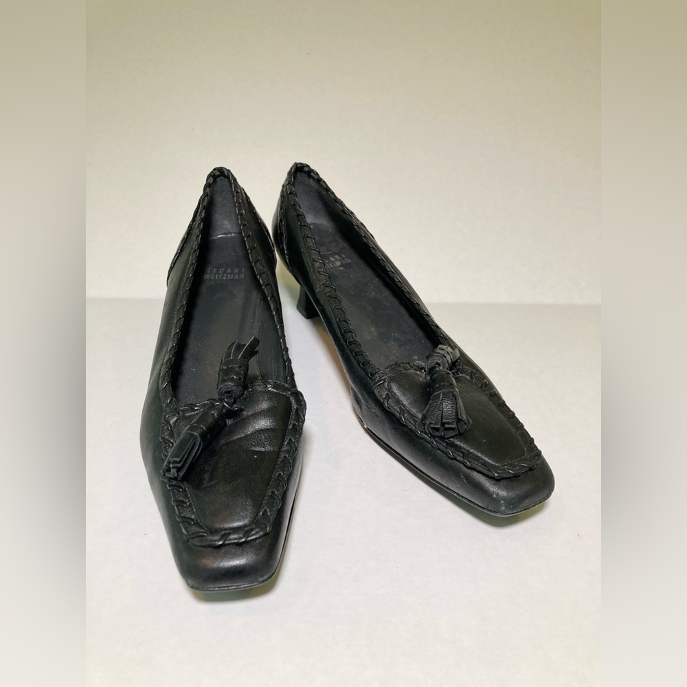 Stuart Weitzman 🟣 Size 8 Black Tassel Whipstitch Kitten Heel Loafers